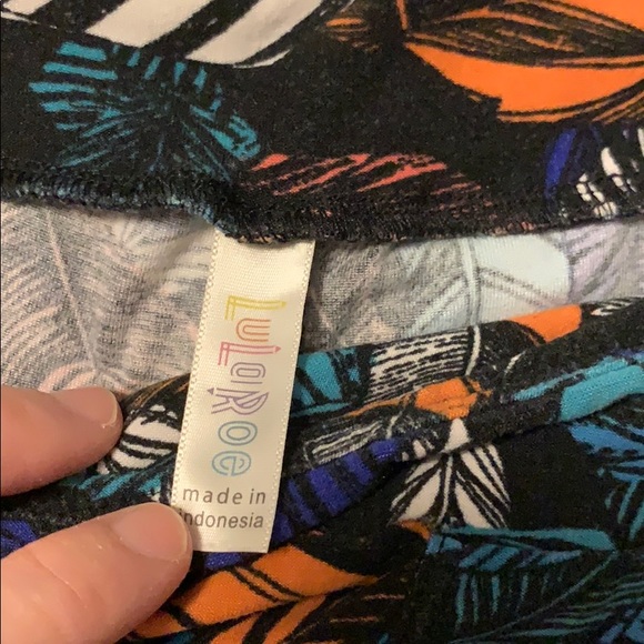Lularoe os leggings - Picture 3 of 3